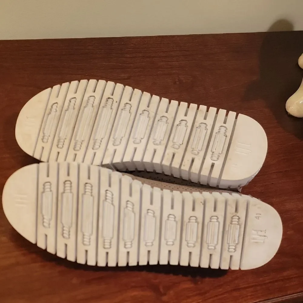 Ilse Jacobsen Tan Perforated Flats